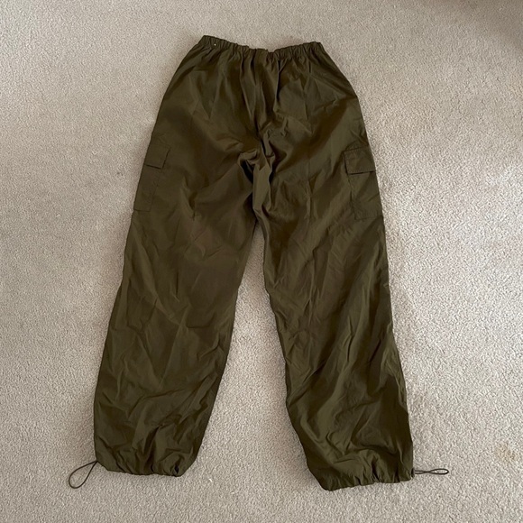 Dark green parachute pants - Picture 2 of 3